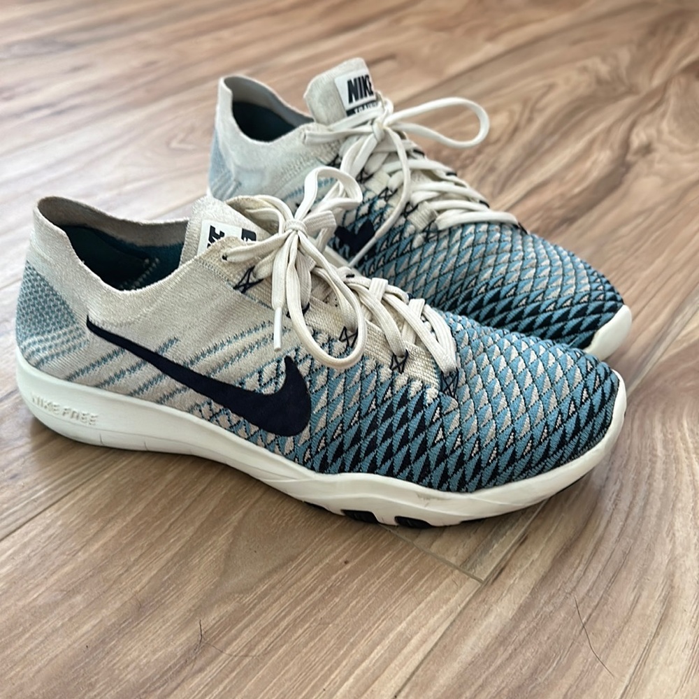 RARE Nike Free Tr Fk 2 "Indigo" Navy Blue/Sail- Women SZ 8